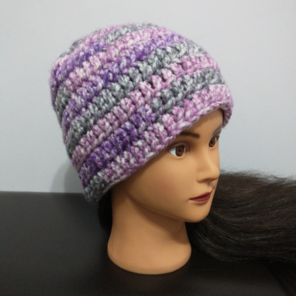 SOLD - HOST PICK - Chunky Ombré Purple Beanie - Picture 2 of 6